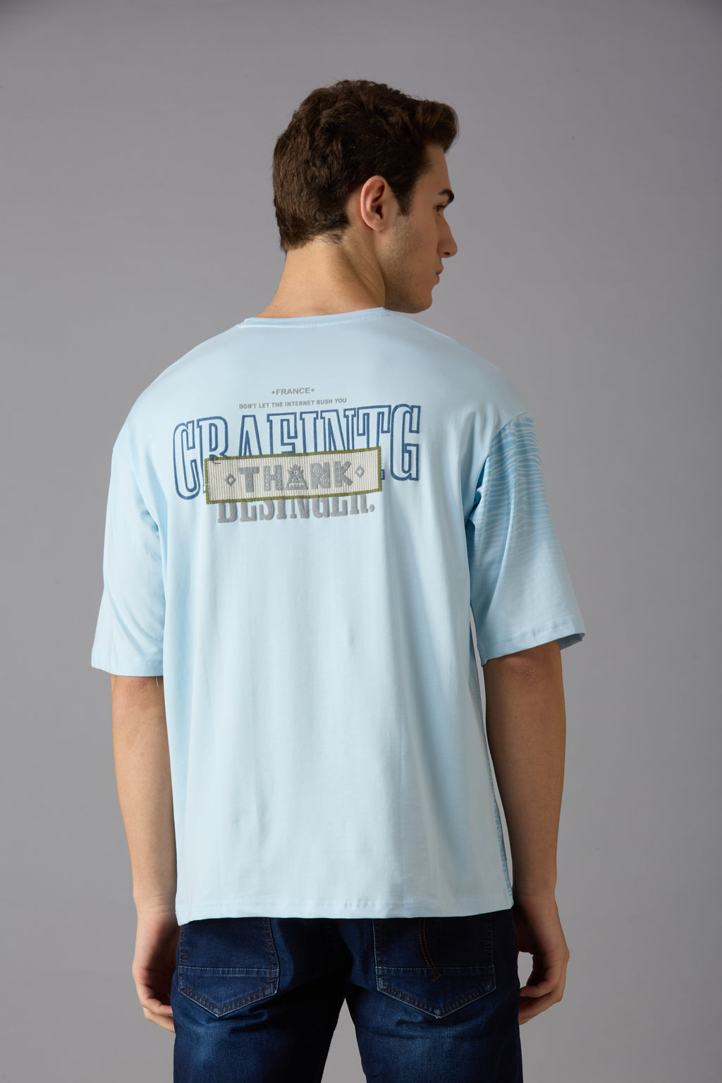 Oversized round neck t-shirt with print on chest